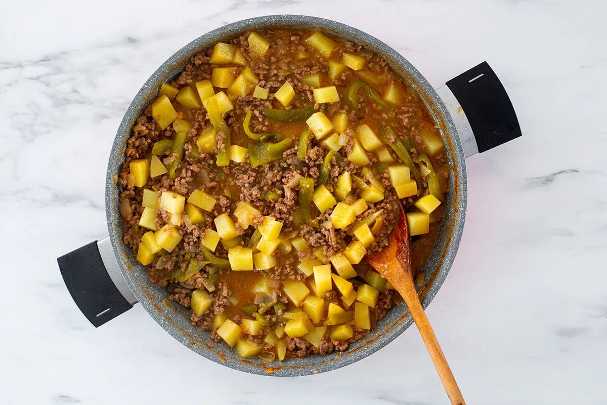 Mexican Picadillo Recipe — Carne Molida con Papas