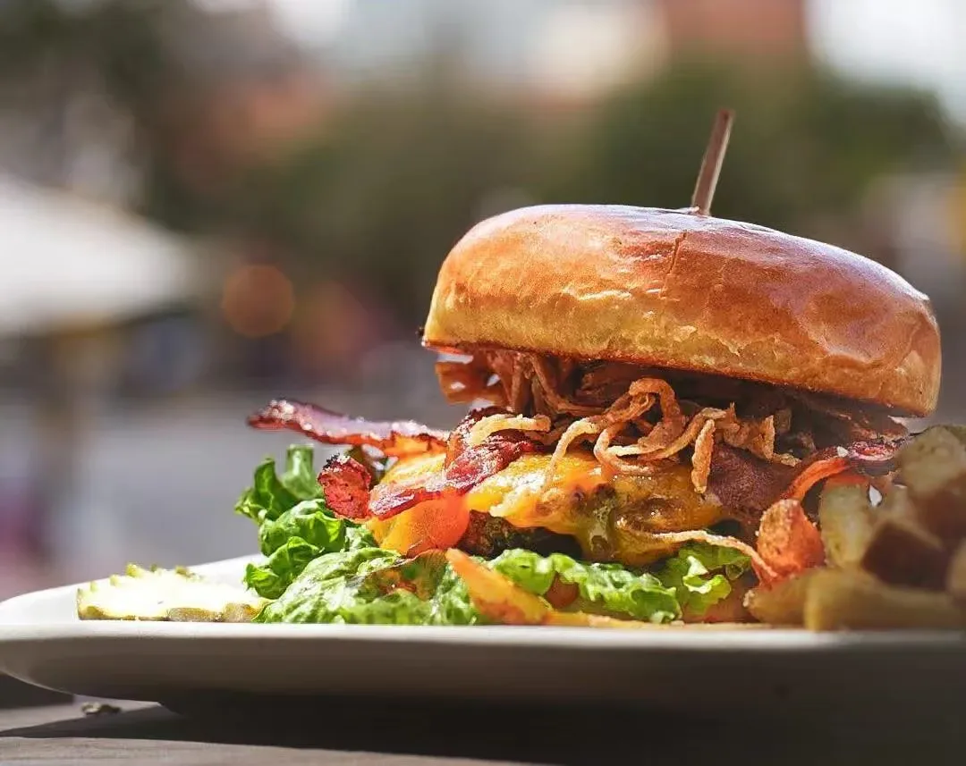 Where to Eat Along the Sun Link Streetcar Route