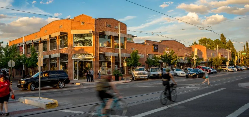 Where to Eat Along the Sun Link Streetcar Route