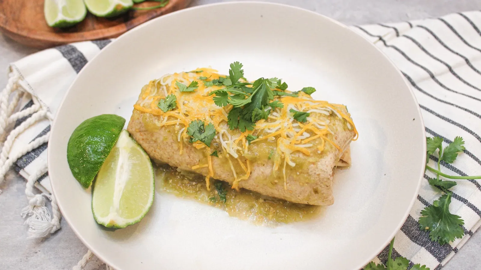How to Build Chicken Burritos With Salsa Verde That Stay Bright, Not Mushy