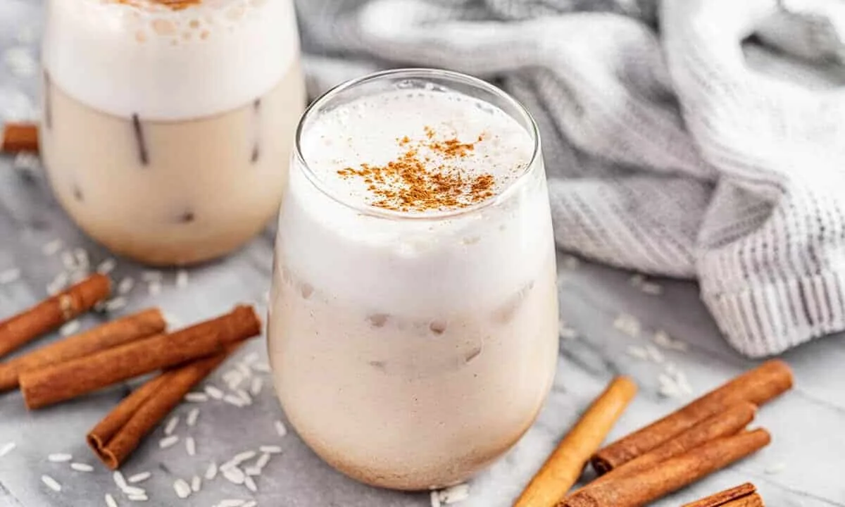How to Make Traditional Mexican Horchata With a Smooth Texture