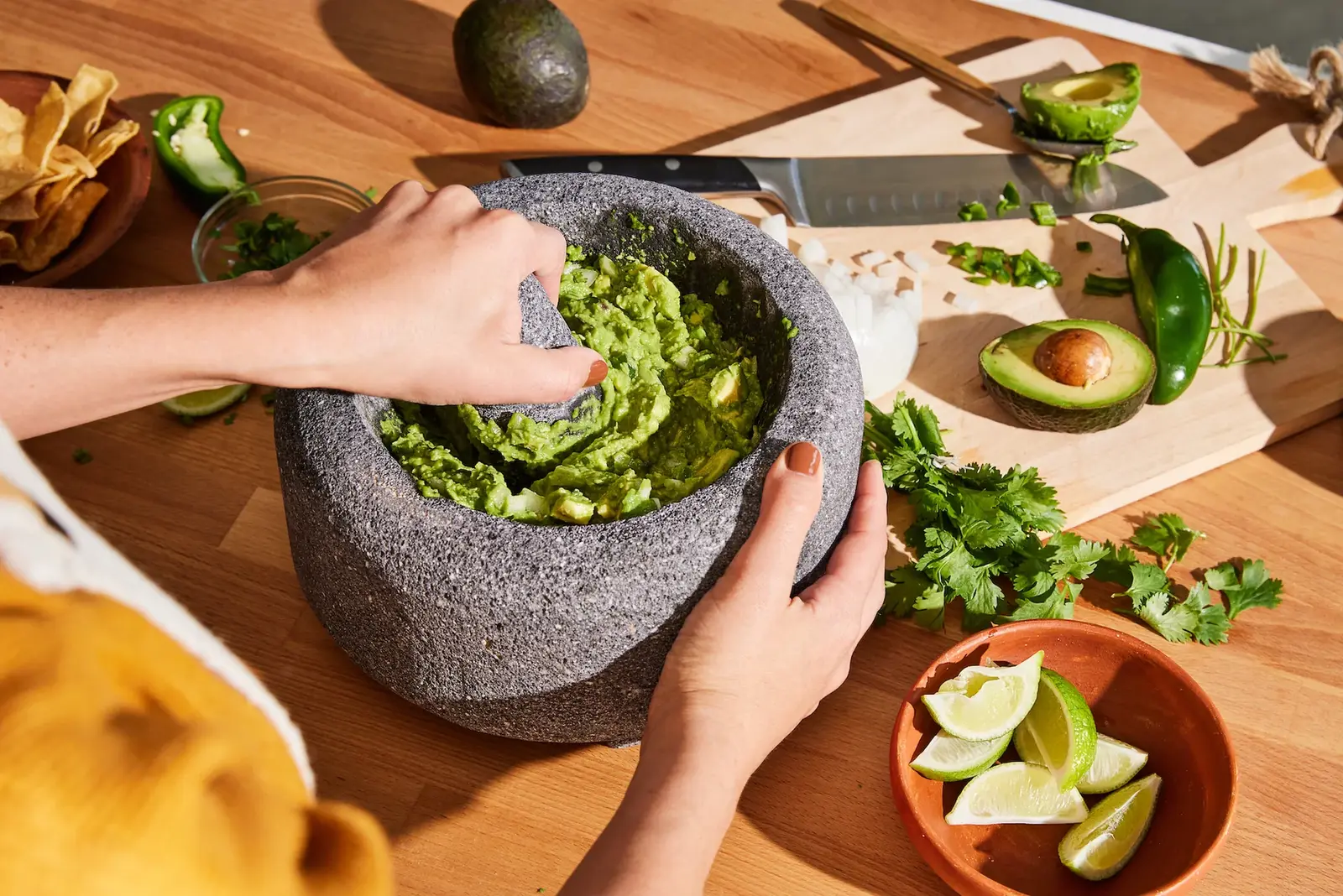 How To Make Guacamole In A Molcajete