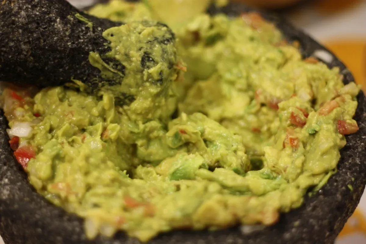 How To Make Guacamole In A Molcajete